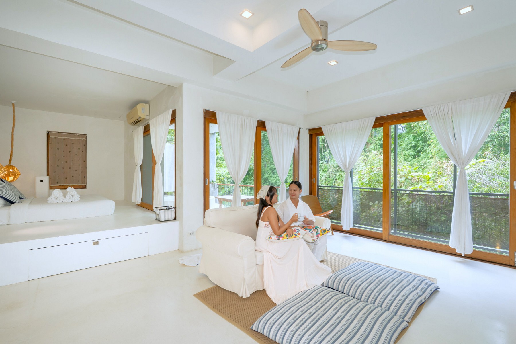 Luxury Suite with Jacuzzi