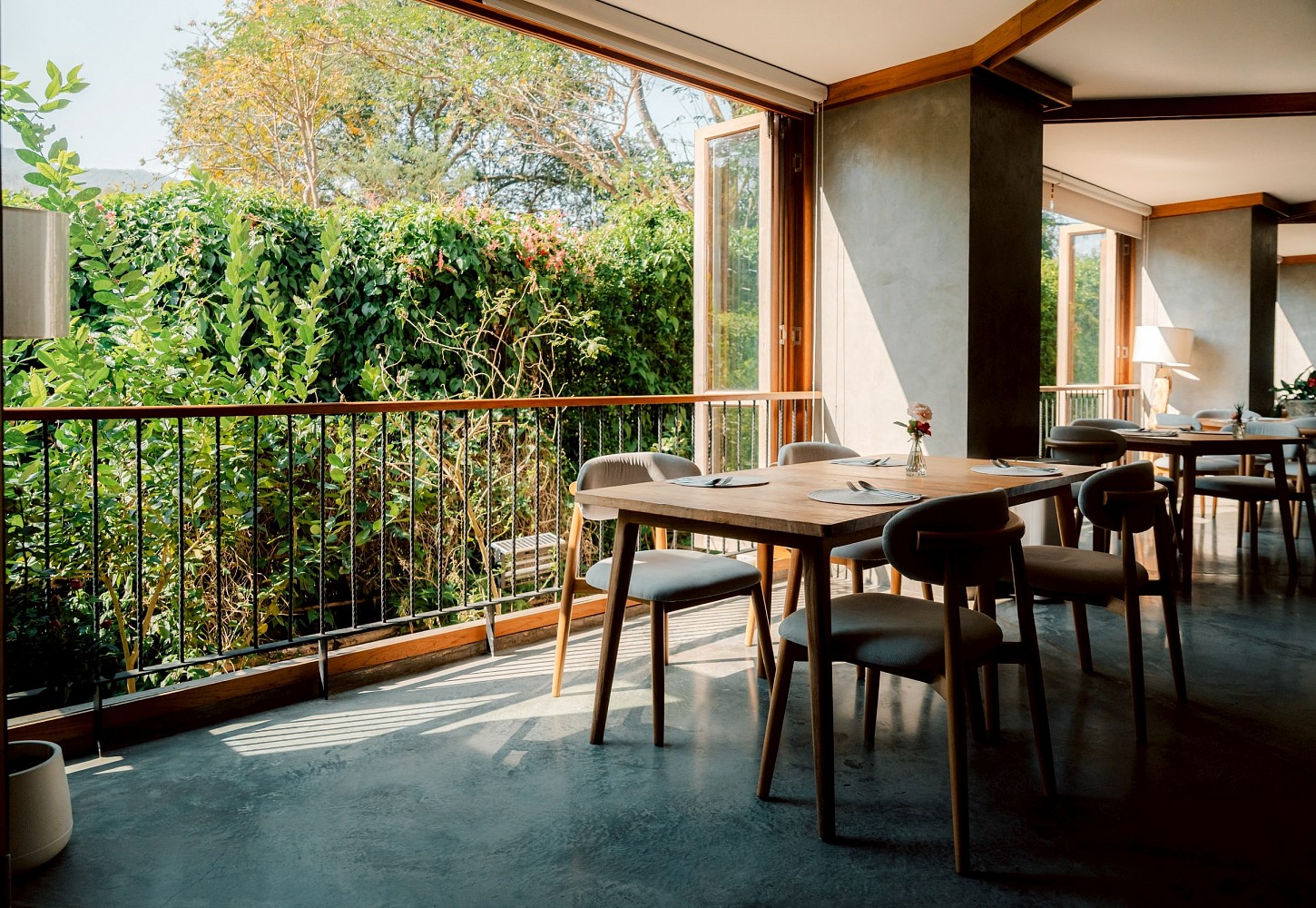 Proud Restaurant